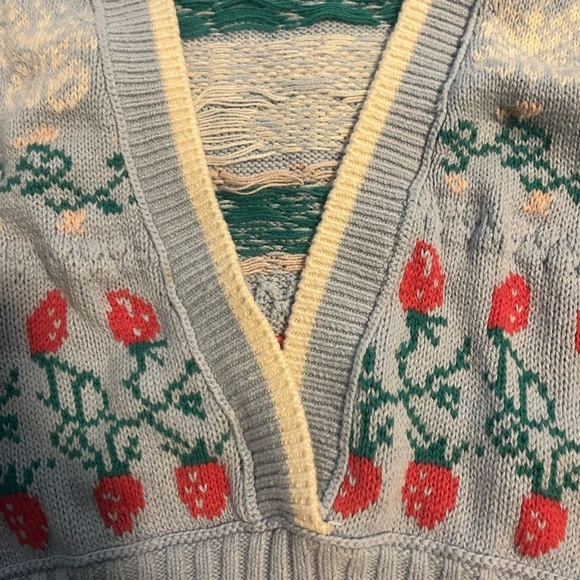 Urban Outfitters V-Neck Sweater Blue Red - Picture 5 of 10